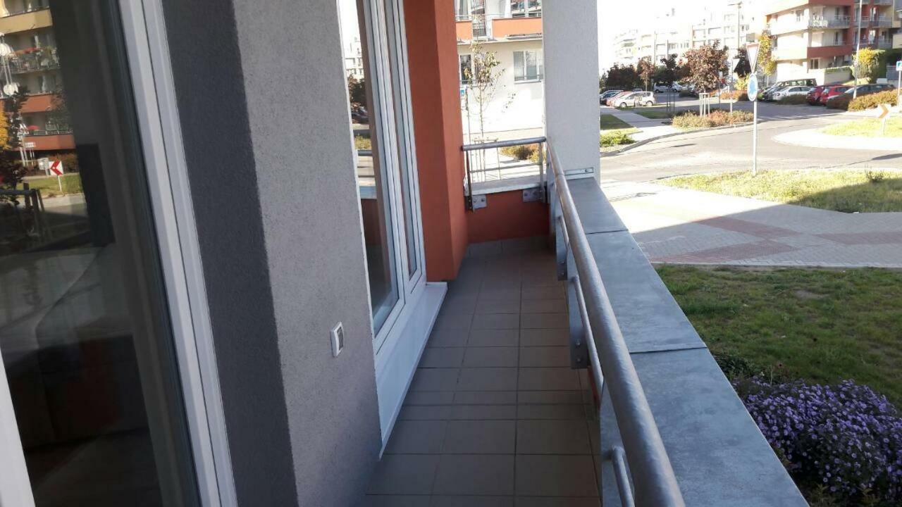 H+ Apartman Letiste Praha Apartman Kültér fotó