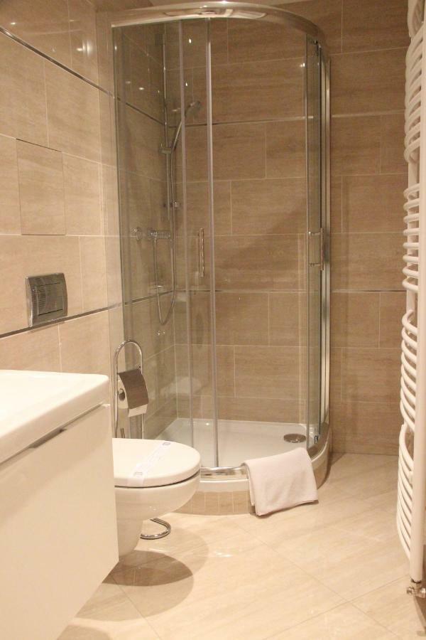 H+ Apartman Letiste Praha Apartman Kültér fotó