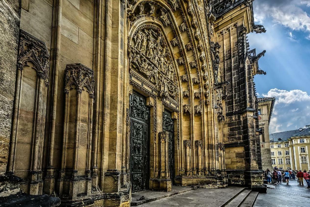 H+ Apartman Letiste Praha Apartman Kültér fotó
