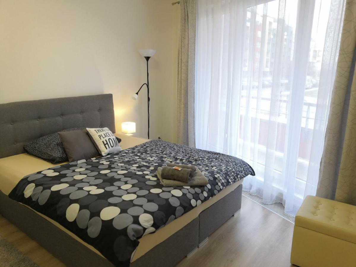 H+ Apartman Letiste Praha Apartman Kültér fotó